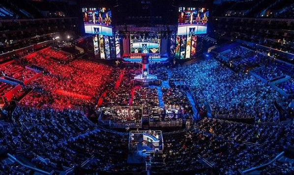 雄鹿大胜雷霆夺得NBA杯冠军 字母三双当选MVP