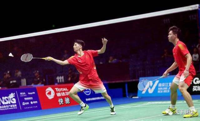 这使得他在 这使得他在